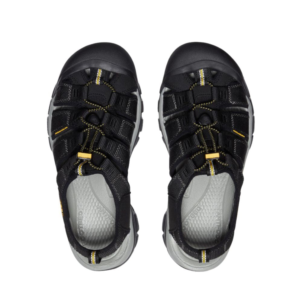 Top view of Men's Newport H2 sandal in black.