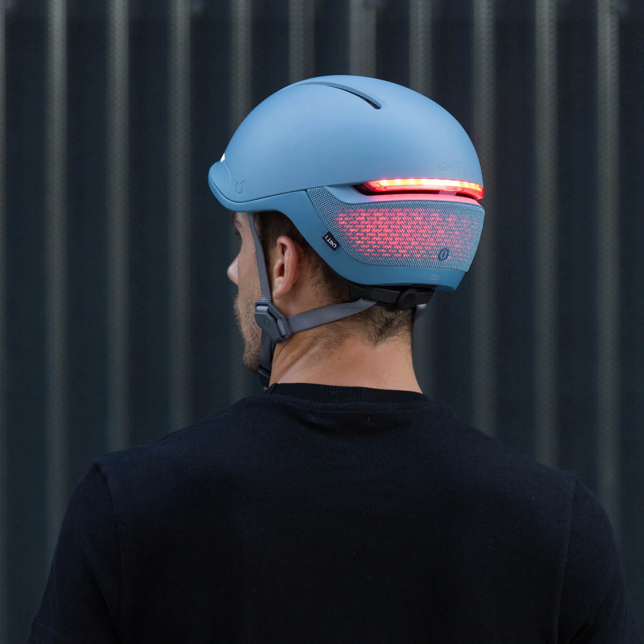 Faro MIPS Smart Helmet with integrated LED lights, providing advanced protection and visibility for cyclists