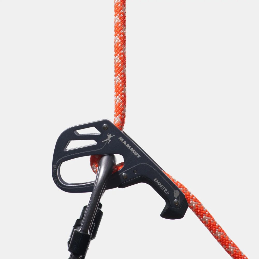 Close-up of Kalook 9.5 Crag Classic Climbing Rope - durable climbing rope in rugged outdoor terrain