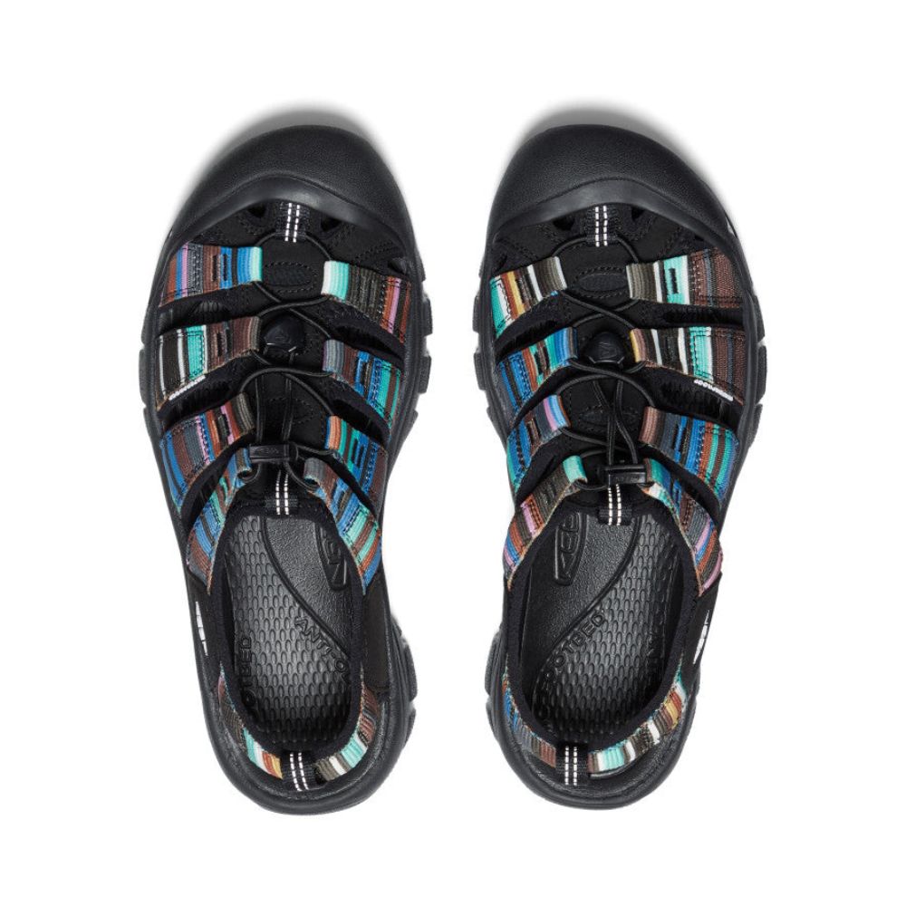 Top view of Men's Newport H2 sandal in raya black.